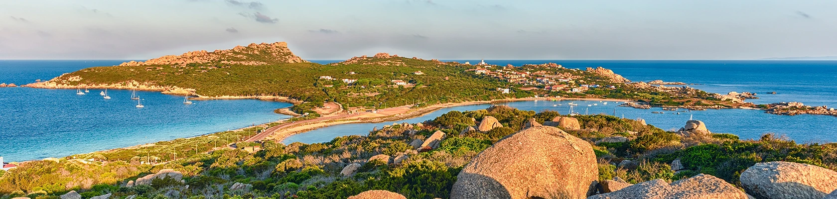 Prise de vue aérienne sur Capo Testa en Sardaigne