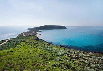 Vue en hauteur de la péninsule de Sinis en Sardaigne